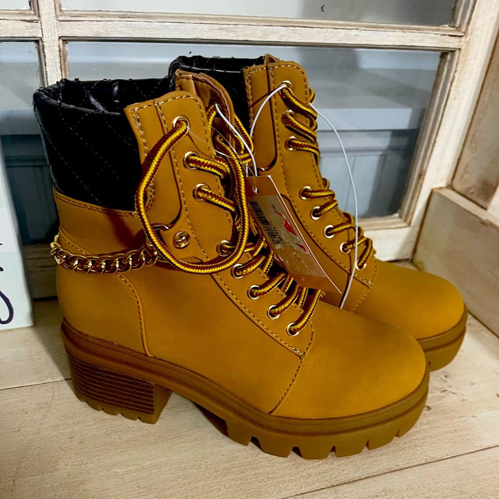 Juicy couture combat boots size 7